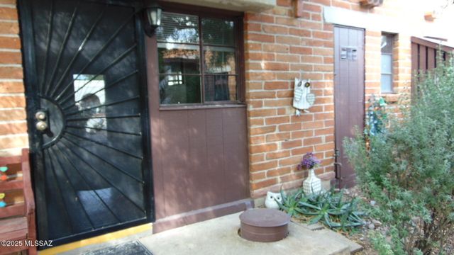 211 W Camino Manzana Unit B, Green Valley, AZ 85614