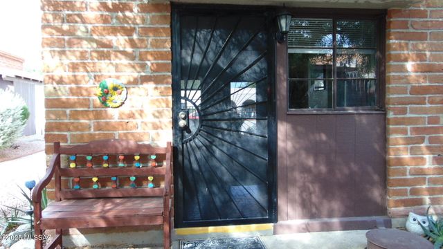 211 W Camino Manzana Unit B, Green Valley, AZ 85614