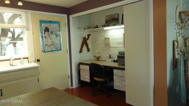 211 W Camino Manzana Unit B, Green Valley, AZ 85614