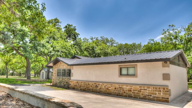 727 Leakey Springs Rd, Leakey, TX 78873