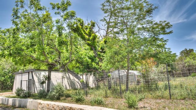 727 Leakey Springs Rd, Leakey, TX 78873