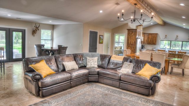 727 Leakey Springs Rd, Leakey, TX 78873