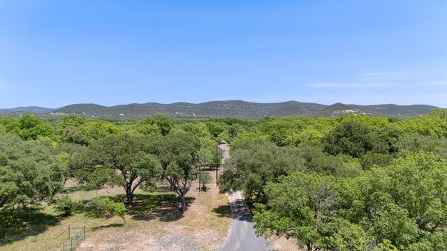 727 Leakey Springs Rd, Leakey, TX 78873