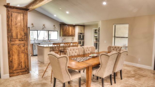 727 Leakey Springs Rd, Leakey, TX 78873