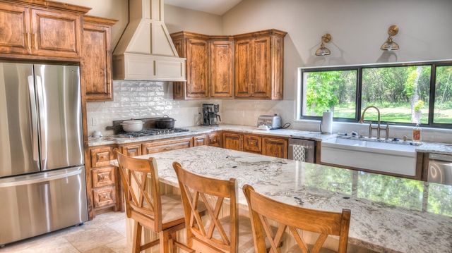 727 Leakey Springs Rd, Leakey, TX 78873