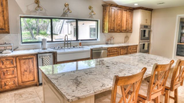 727 Leakey Springs Rd, Leakey, TX 78873