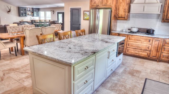 727 Leakey Springs Rd, Leakey, TX 78873