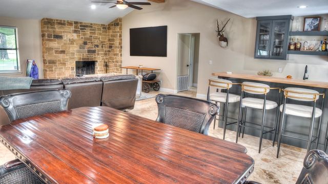 727 Leakey Springs Rd, Leakey, TX 78873