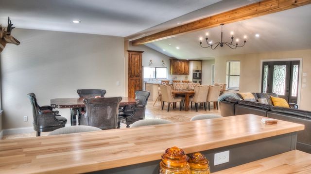 727 Leakey Springs Rd, Leakey, TX 78873