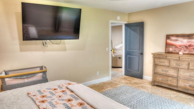 727 Leakey Springs Rd, Leakey, TX 78873