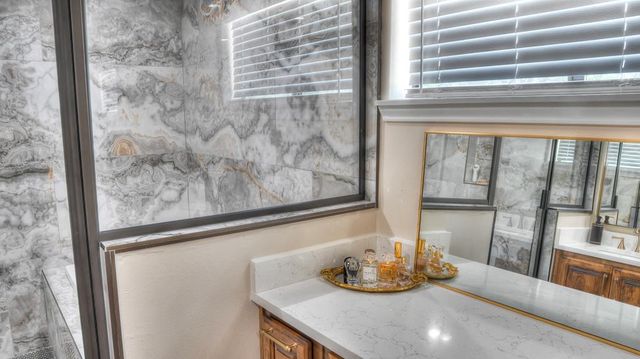 727 Leakey Springs Rd, Leakey, TX 78873