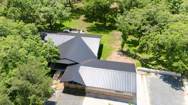 727 Leakey Springs Rd, Leakey, TX 78873