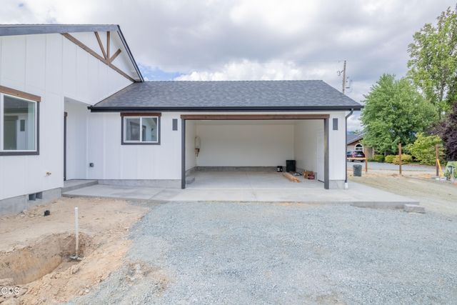 2716 Denton Trail, Grants Pass, OR 97527