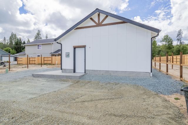 2716 Denton Trail, Grants Pass, OR 97527