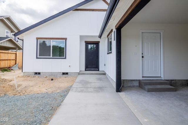 2716 Denton Trail, Grants Pass, OR 97527