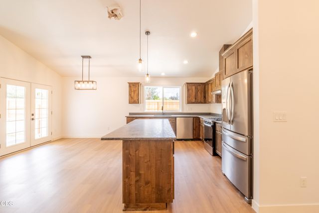 2716 Denton Trail, Grants Pass, OR 97527