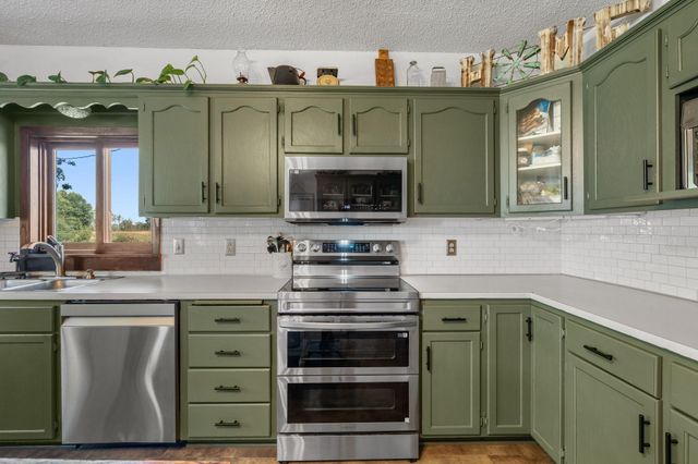 1642 S Hill Avenue, Ogilvie, MN 56358