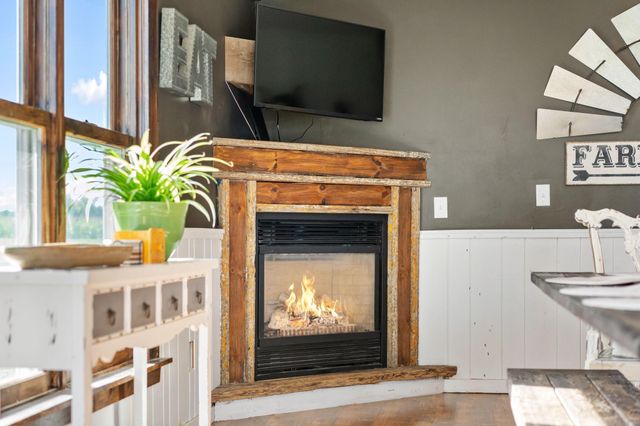 1642 S Hill Avenue, Ogilvie, MN 56358