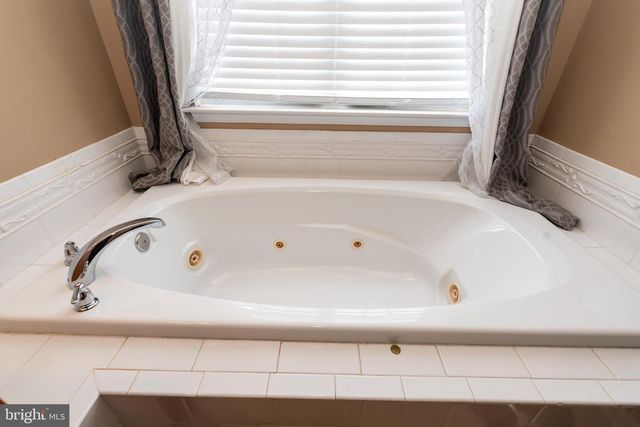 102 LAUREN CT, Landisville, NJ 08326