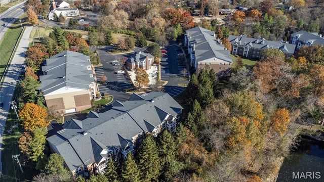 13115 Mill Crossing Court 101, Creve Coeur, MO 63141