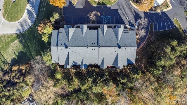 13115 Mill Crossing Court 101, Creve Coeur, MO 63141