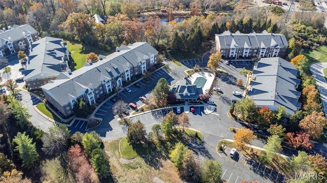 13115 Mill Crossing Court 101, Creve Coeur, MO 63141