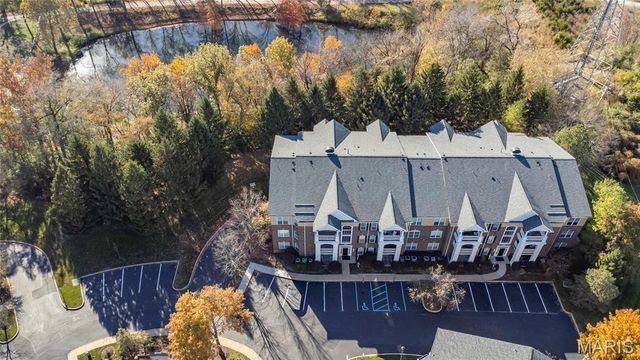 13115 Mill Crossing Court 101, Creve Coeur, MO 63141