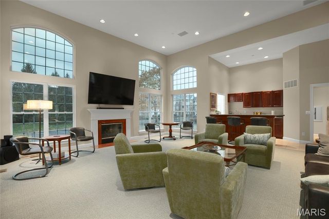 13115 Mill Crossing Court 101, Creve Coeur, MO 63141