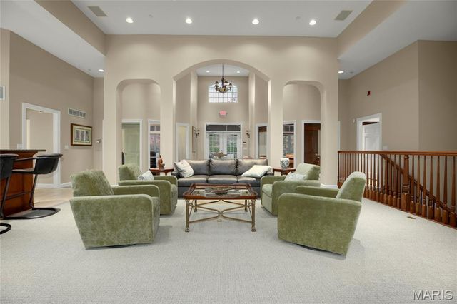 13115 Mill Crossing Court 101, Creve Coeur, MO 63141