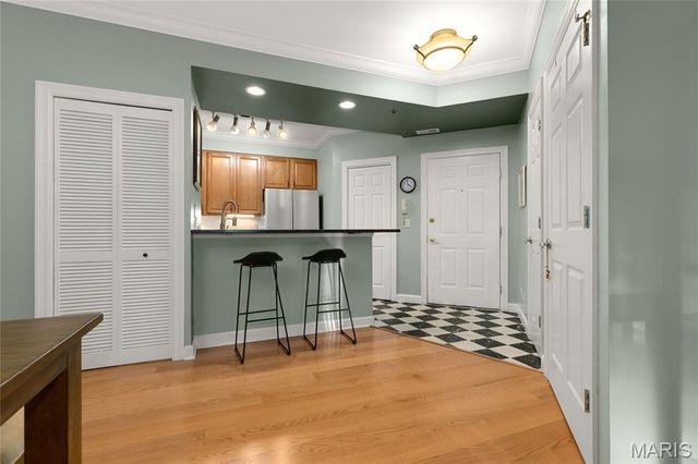 13115 Mill Crossing Court 101, Creve Coeur, MO 63141