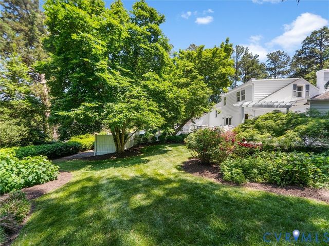 8704 River Rd, Henrico, VA 23229