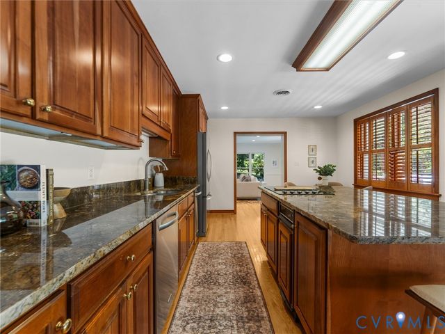 8704 River Rd, Henrico, VA 23229