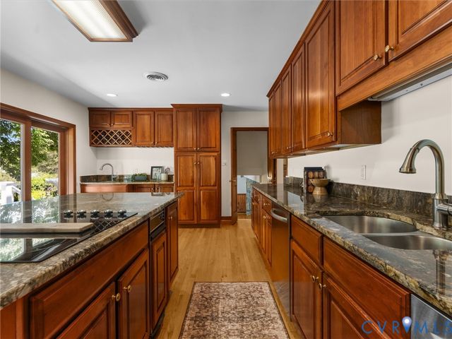 8704 River Rd, Henrico, VA 23229
