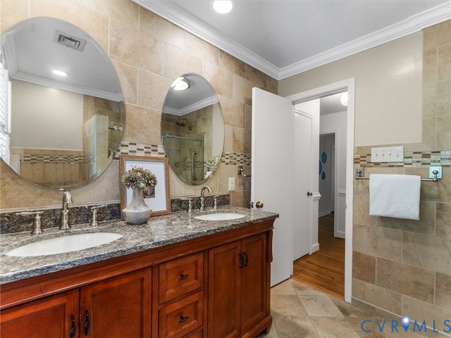 8704 River Rd, Henrico, VA 23229