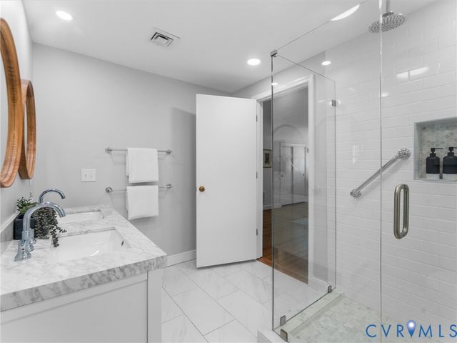 8704 River Rd, Henrico, VA 23229