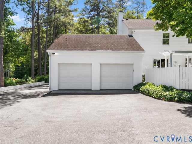 8704 River Rd, Henrico, VA 23229