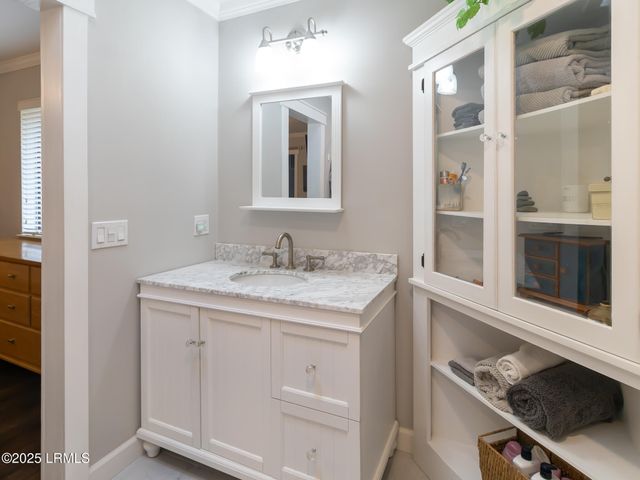 5 Gum Tree Rd Apt A2, Hilton Head Island, SC 29926