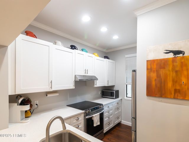 5 Gum Tree Rd Apt A2, Hilton Head Island, SC 29926