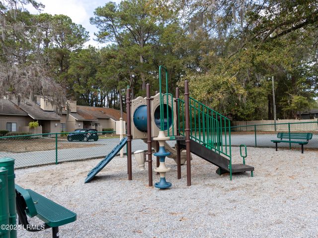 5 Gum Tree Rd Apt A2, Hilton Head Island, SC 29926