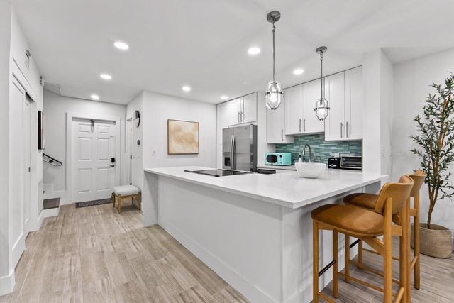 5720 Old Ocean Boulevard 4w, Ocean Ridge, FL 33435