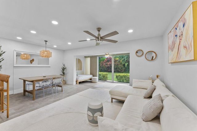 5720 Old Ocean Boulevard 4w, Ocean Ridge, FL 33435