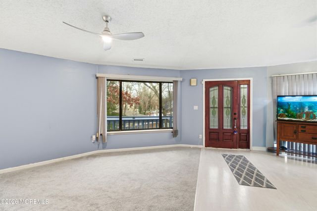 16 Snead Court, Little Egg Harbor, NJ 08087