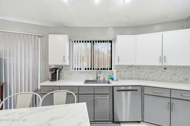 16 Snead Court, Little Egg Harbor, NJ 08087