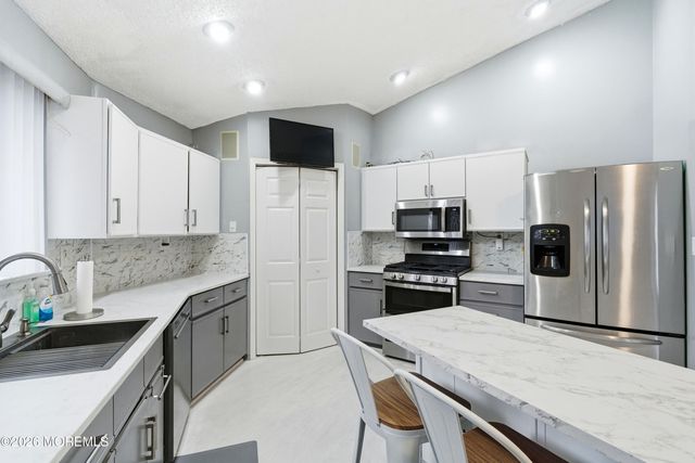 16 Snead Court, Little Egg Harbor, NJ 08087