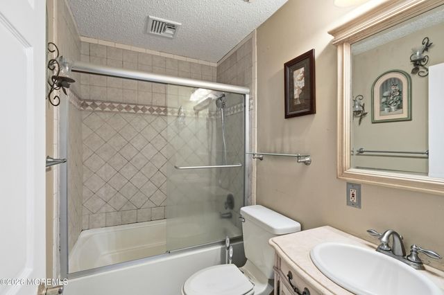 16 Snead Court, Little Egg Harbor, NJ 08087