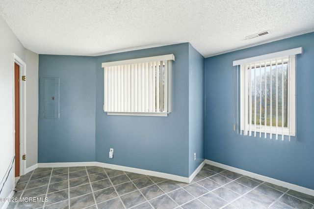 16 Snead Court, Little Egg Harbor, NJ 08087