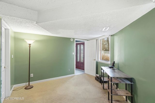 16 Snead Court, Little Egg Harbor, NJ 08087