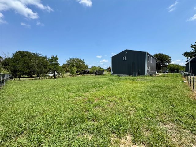 608 Mason Drive, Seven Points, TX 75143