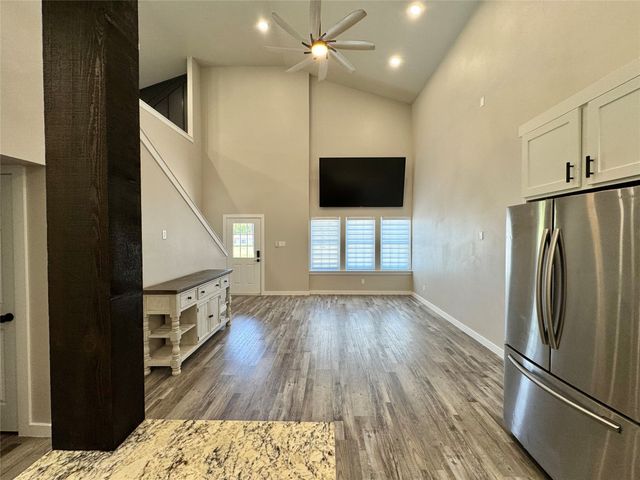 608 Mason Drive, Seven Points, TX 75143