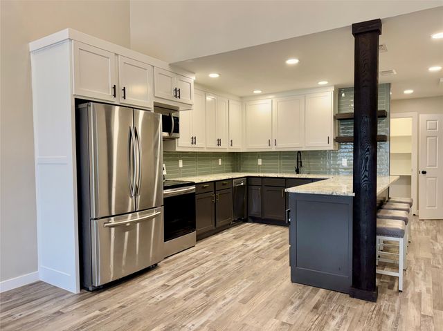 608 Mason Drive, Seven Points, TX 75143